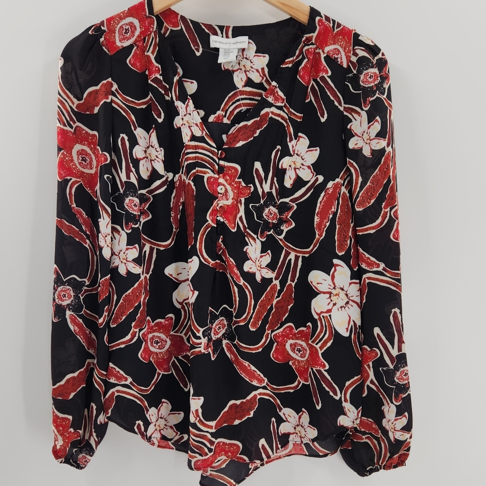 Cupcakes and Cashmere Black and Red Floral Long Sleeve Blouse Womens XSmall